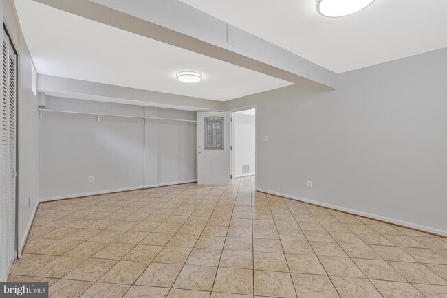 Building Photo - 10857 Hunter Gate Way