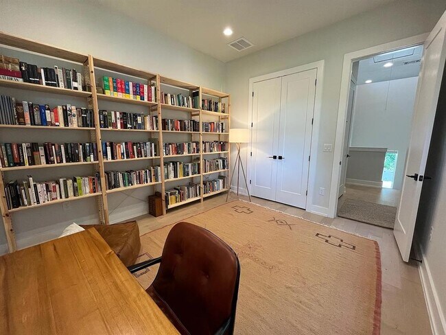 Building Photo - 3507 Oak Springs Dr