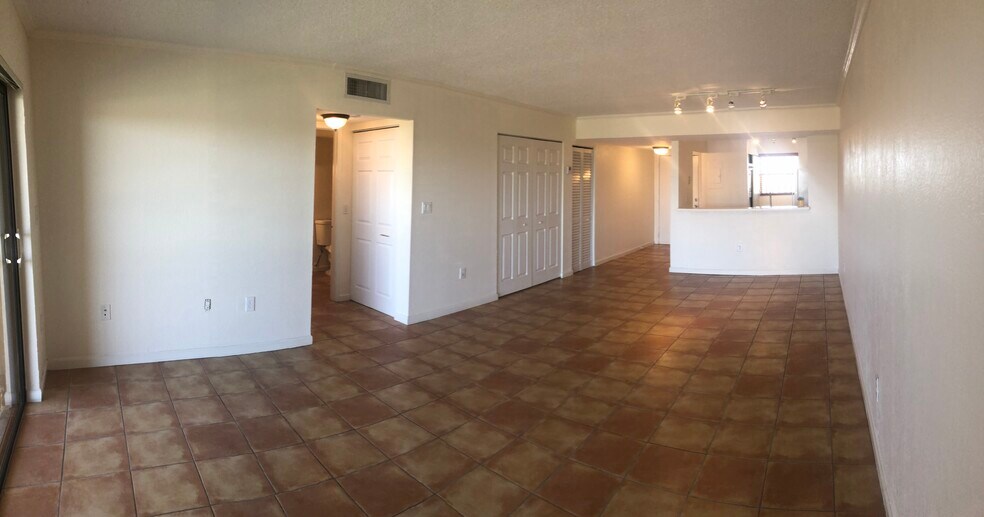 Building Photo - 10145 NW 9th Street Cir