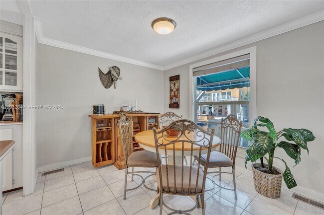 Building Photo - 203 Allen Ave