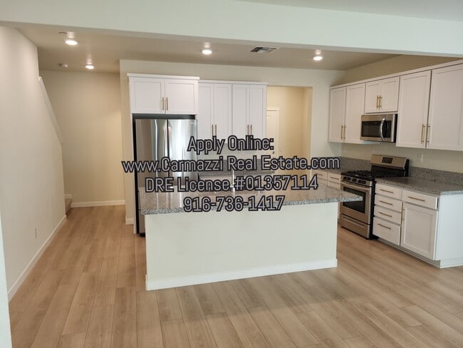 Building Photo - 3224 Finch Ln