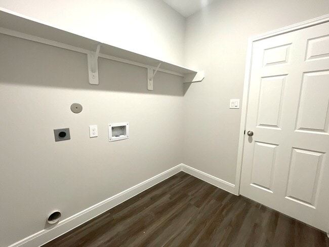 Building Photo - 9327 Camay Dr