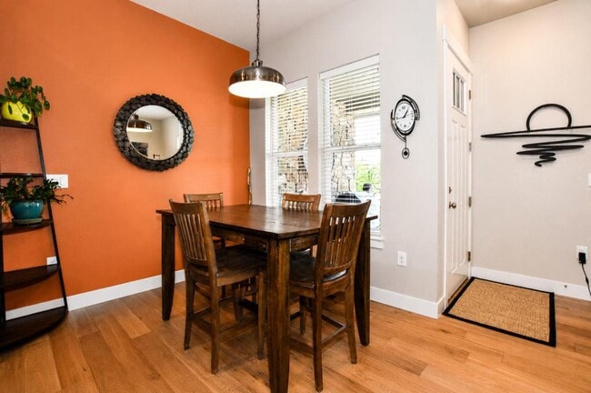 Building Photo - 6245 Vernazza Way