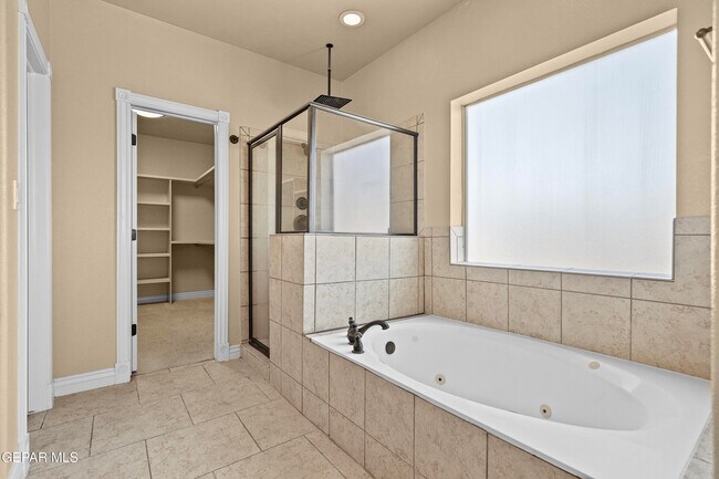 Building Photo - 11409 Pifas Nevarez Pl