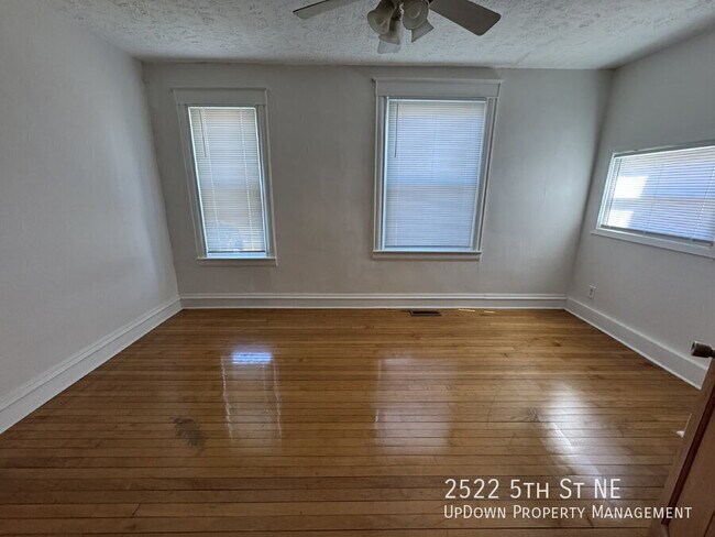 Building Photo - 2522 5th St NE