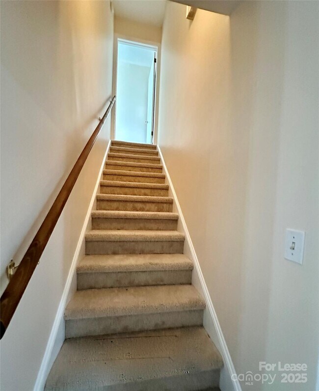 Building Photo - 2063 Eaton Rd