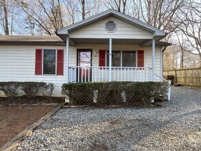 Building Photo - Charming 3-Bed, 2-Bath Home in Greensboro ...