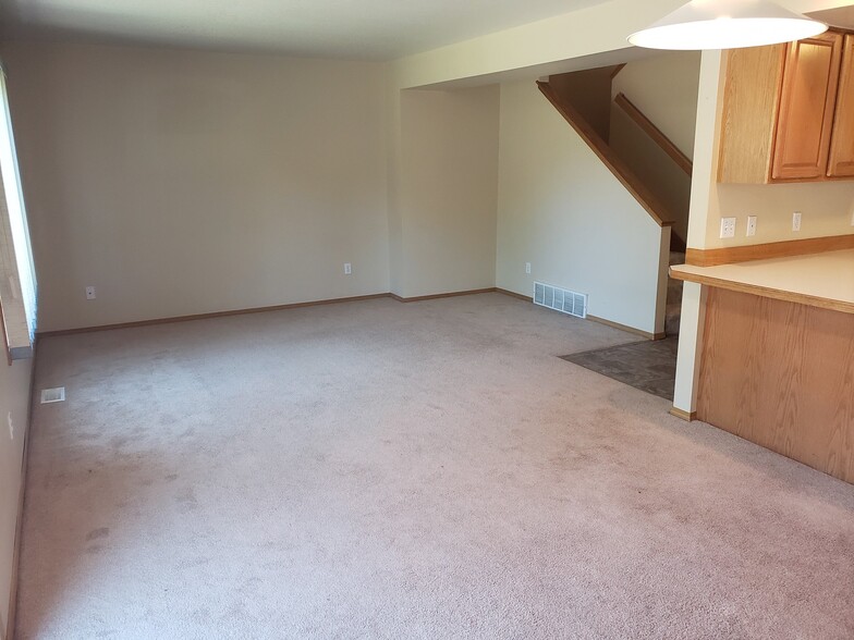 Building Photo - 513 N 19th Ave