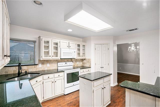 Building Photo - 1418 Holley Creek Ln