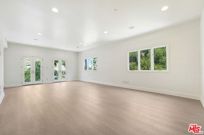 Building Photo - 4156 Sunswept Dr