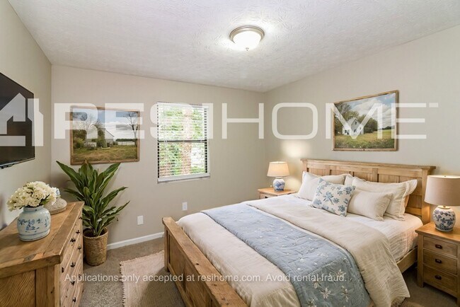 Building Photo - 3947 Wood Path Dr