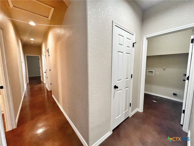 Building Photo - 2611 Pahmeyer Rd