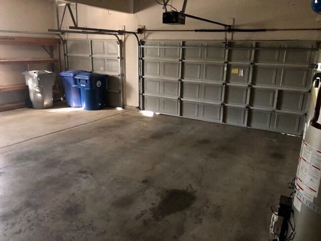 Building Photo - Spacious 4 bedroom 3 bath home in Folsom