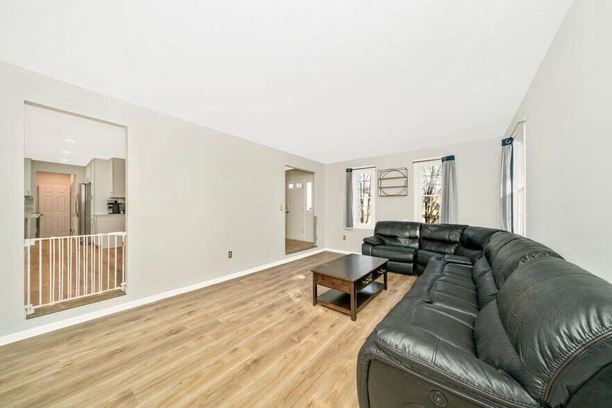 Building Photo - 3105 Glissade Ct