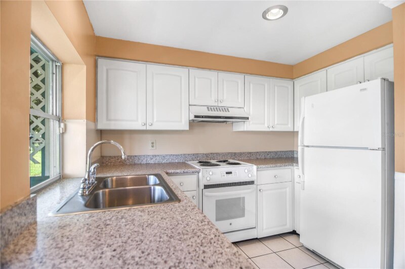 Building Photo - 3012 52nd Ave Dr W