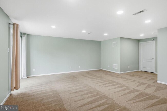 Building Photo - 53 Overlook Dr