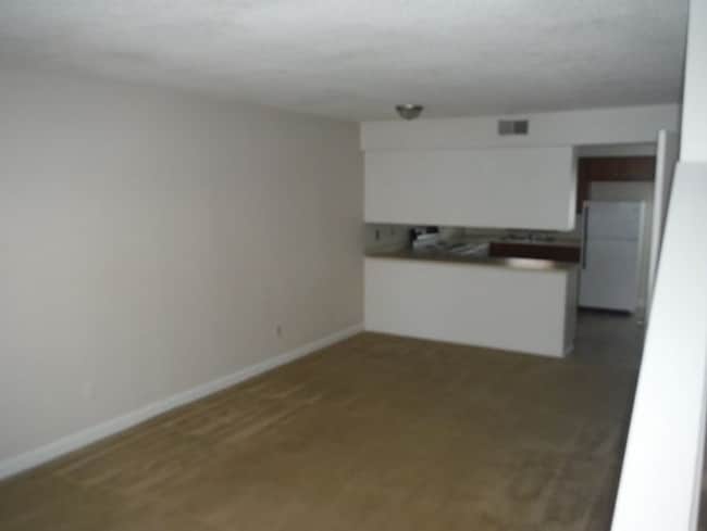 Building Photo - 104 Cedar Ct