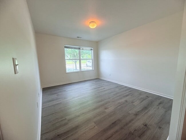 Building Photo - 3-BDR 2-BATH CONDO IN GRAND LEDGE