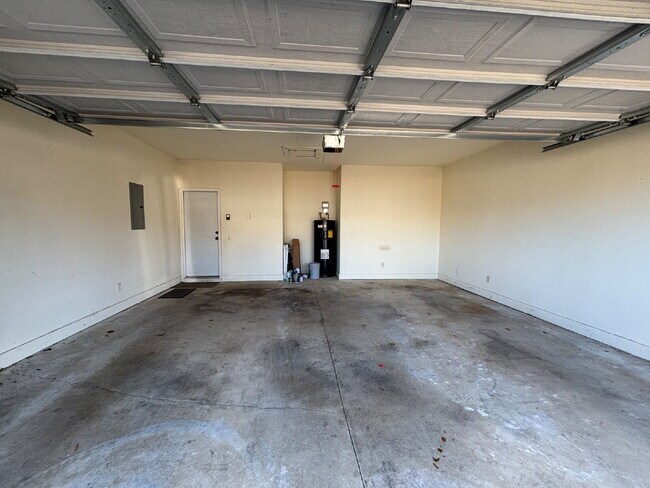 Building Photo - 241 Veritas Dr