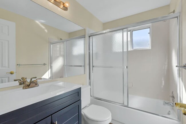 Building Photo - 5630 W 115th Ave