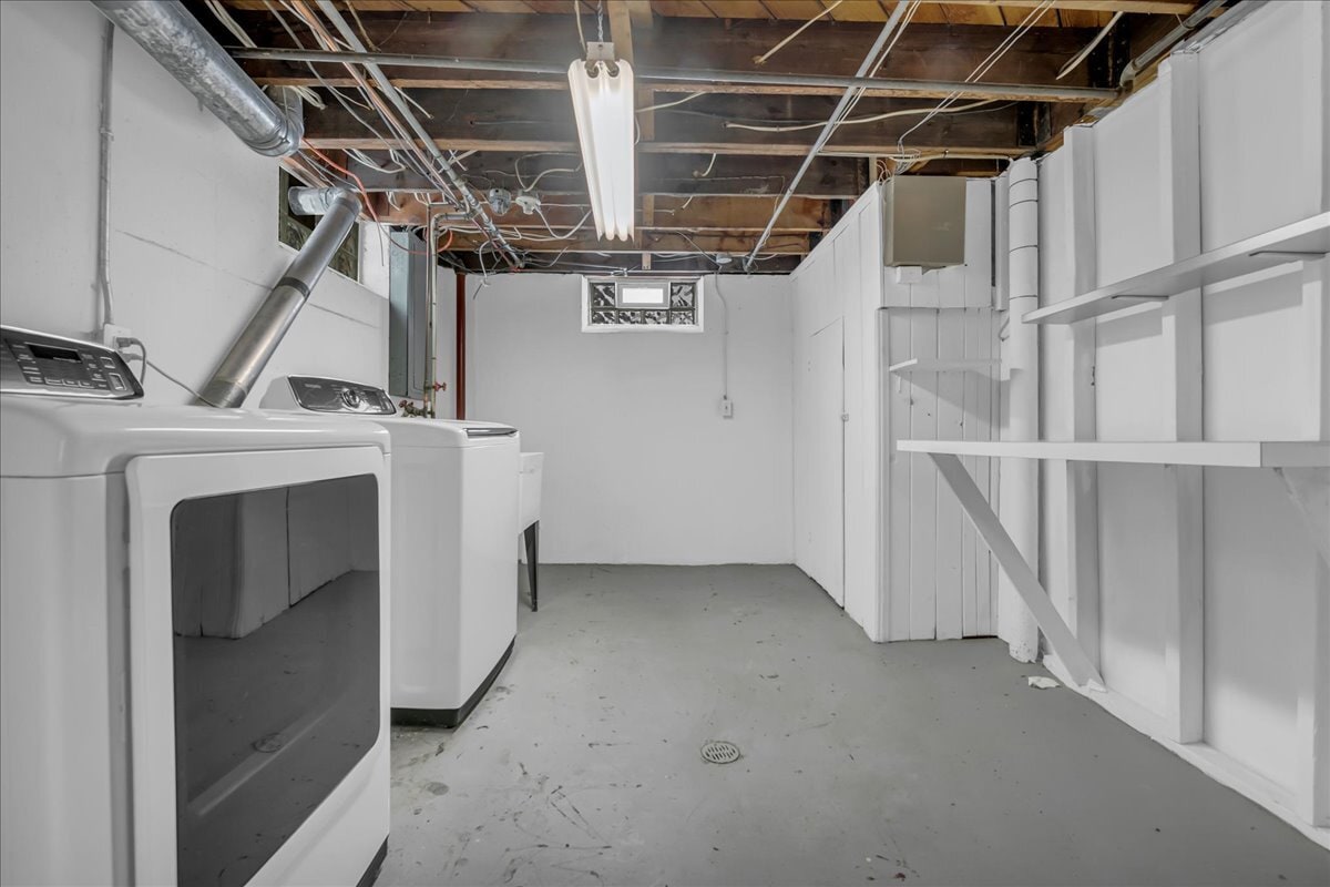 Building Photo - 2299 W Lincoln St