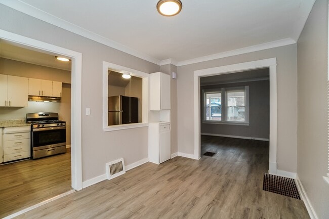 Building Photo - 3606 Leybourn Ave