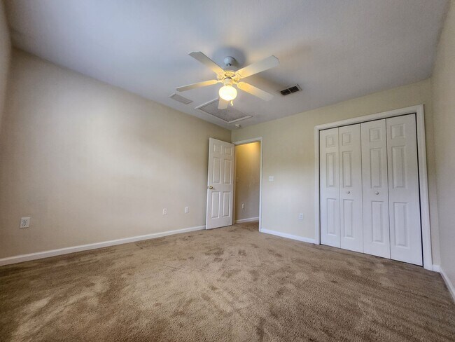 Building Photo - Large 3 bedroom town home with pool and gym for rent June 8, 2026 for $1650 per month