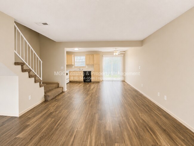 Building Photo - South Garden Townhomes