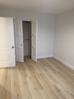 bedroom - 442 N Hollywood Way