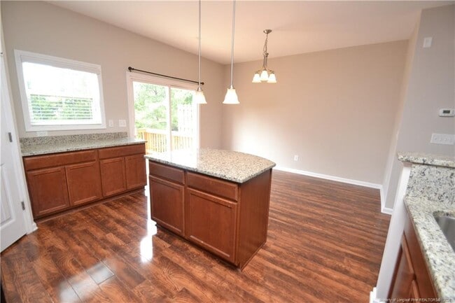 Building Photo - 208 Irving Way