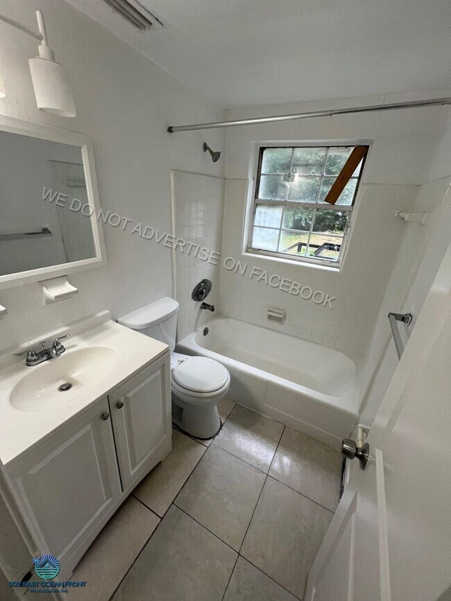 Building Photo - Lovely 3 Bedroom 1 Bathroom now available ...