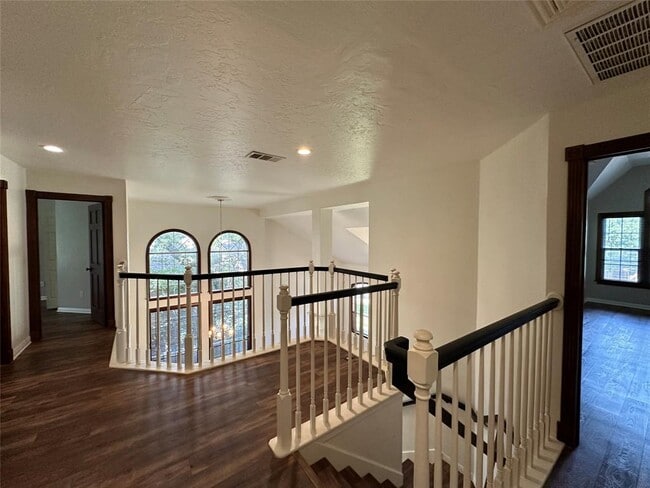 Building Photo - 10902 Grassmere Ct