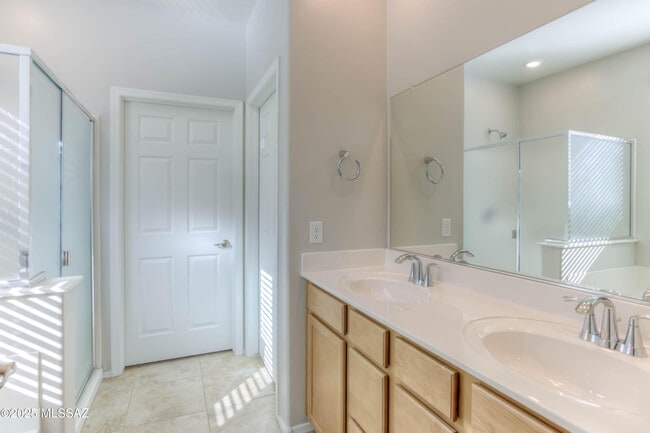 Building Photo - 8804 E Stone Meadow Cir