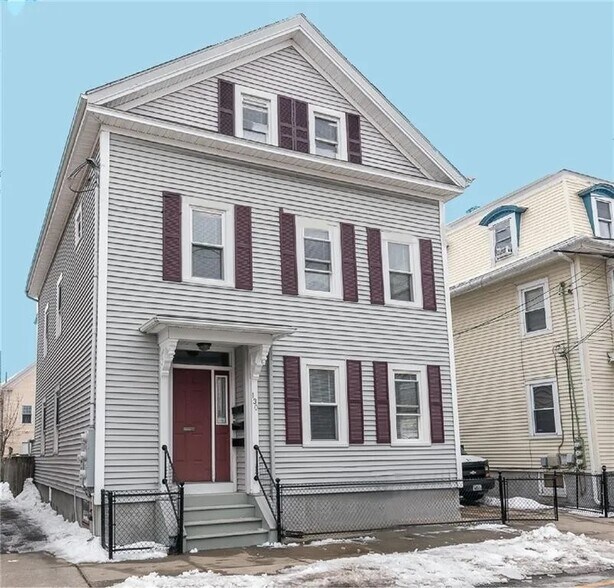 Building Photo - 130 Sutton St