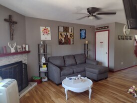 Building Photo - 3235 Bridgewater Dr