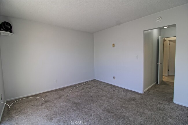 Building Photo - 807 E Cottonwood Rd