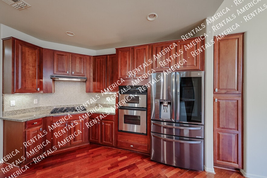 Building Photo - 7402 Hum Rd