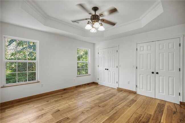 Building Photo - 11 Cresswell Ln