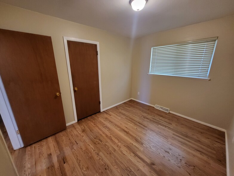 Bedroom 2 - 1909 Collier Ave