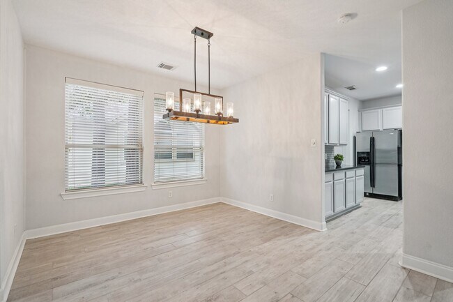 Building Photo - 90 Panterra Way