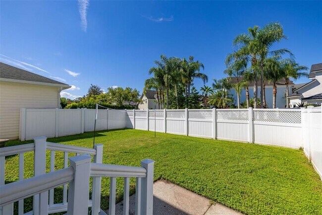 Building Photo - 212 Ficus St