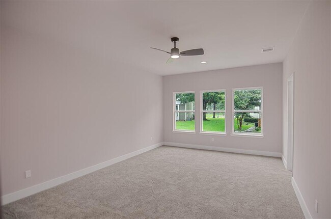 Building Photo - 12310 Glenview Dr
