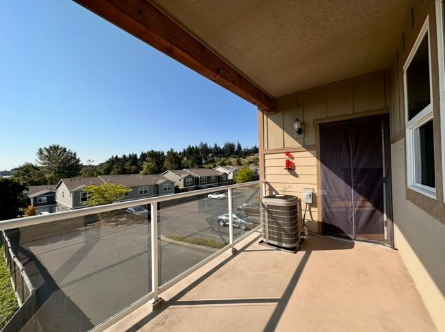 Building Photo - 1850 SW Scenic Heights St