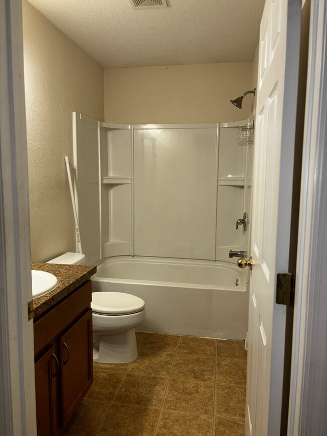 Building Photo - 6844 Misty View Dr