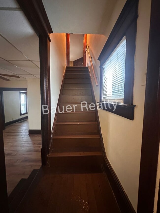 Building Photo - 2 Bedroom Home