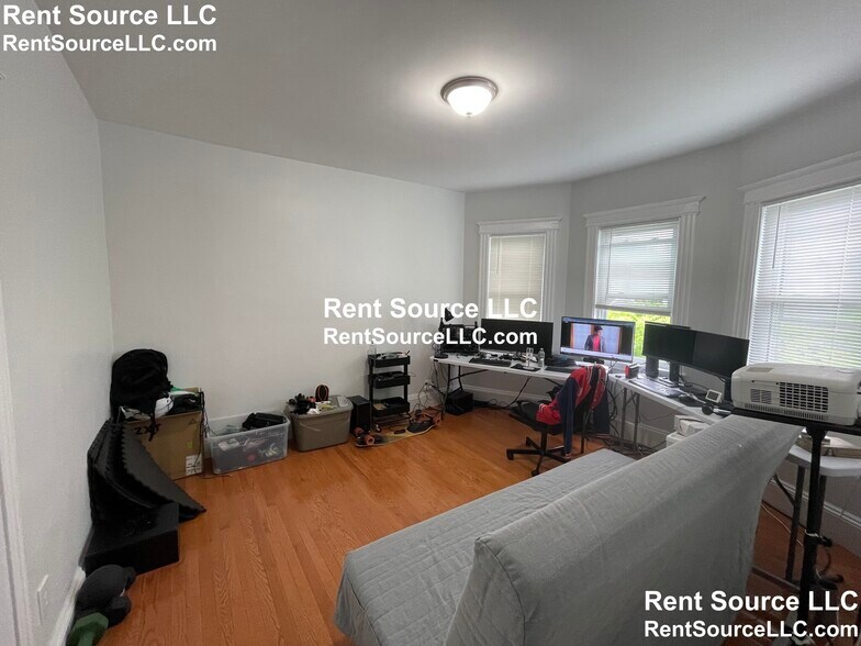 Building Photo - 410 Trapelo Rd