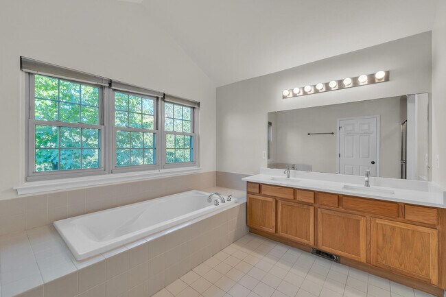Building Photo - 41312 Maplewood Drive