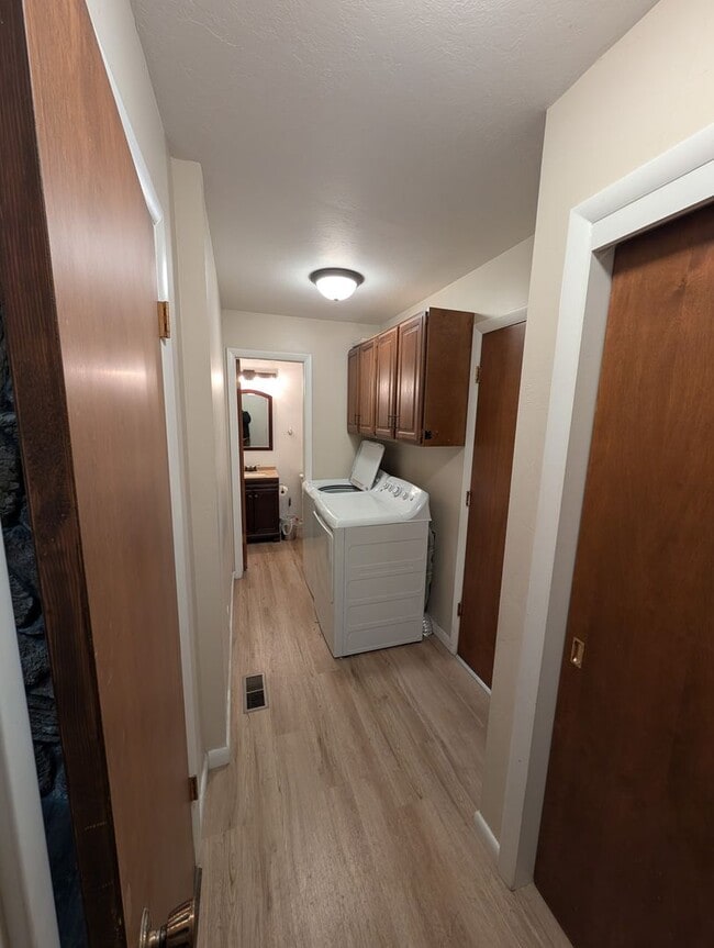 Building Photo - 201 S 19th Ave