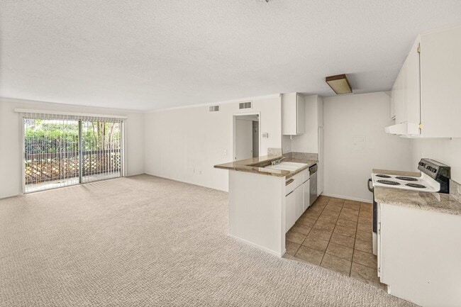 Building Photo - Upgraded Condo with Two Master Suites!!!