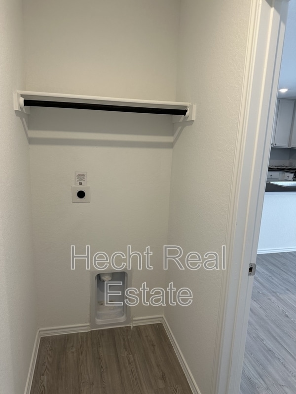 Building Photo - 1531 Tiptop Mdw